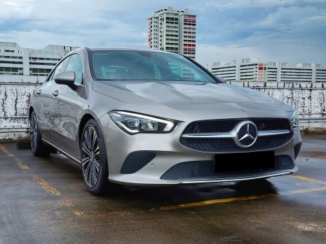 https://www.mycarforum.com/uploads/sgcarstore/data/11/11_1668675588_0CLA180 Coupe Mojave Silver Front Side (2).png